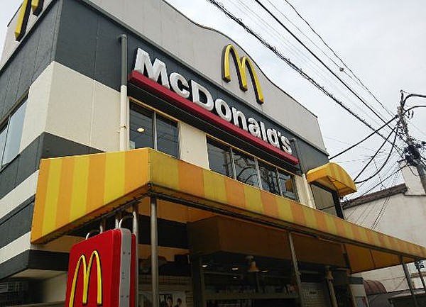 飲食店　マクドナルド 梅島駅前店（飲食店）まで689m