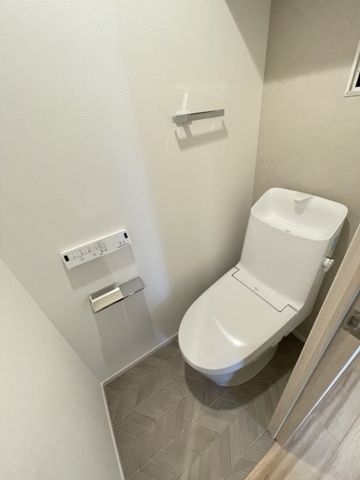 ＪＲ京浜東北線 蒲田駅 徒歩8分 15階建 築1年のトイレ写真