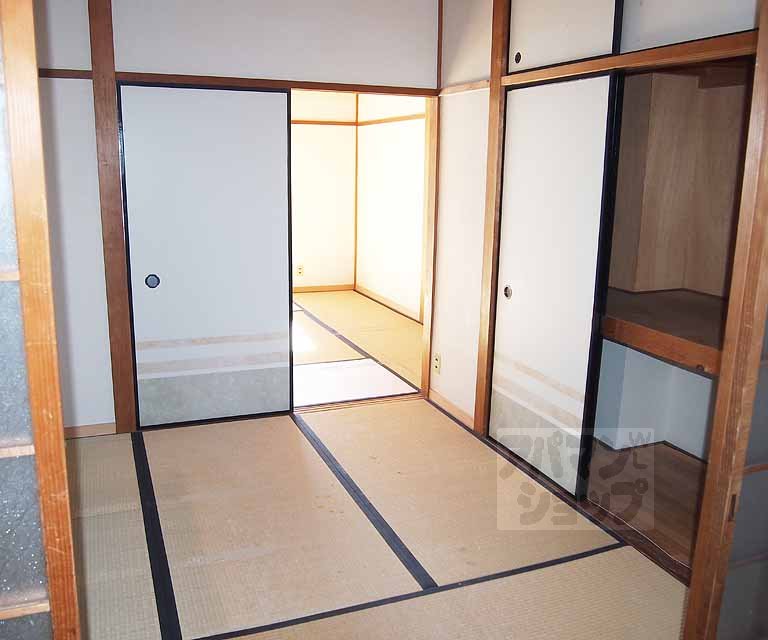 マンション千丈の居間写真