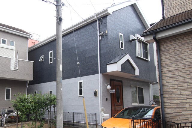 建物外観　閑静な住宅地★駐車場付きです