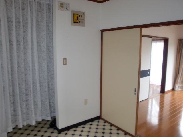 キッチン　建具の多くは引戸を採用し、家具の配置もラクラク。