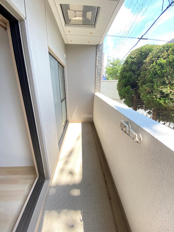 バルコニー　違うお部屋の写真です。ご参考までに