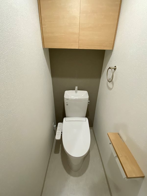 トイレ　違うお部屋の写真です。ご参考までに