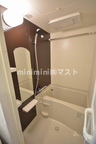 地下鉄御堂筋線 大国町駅 徒歩1分 15階建 築6年の風呂写真