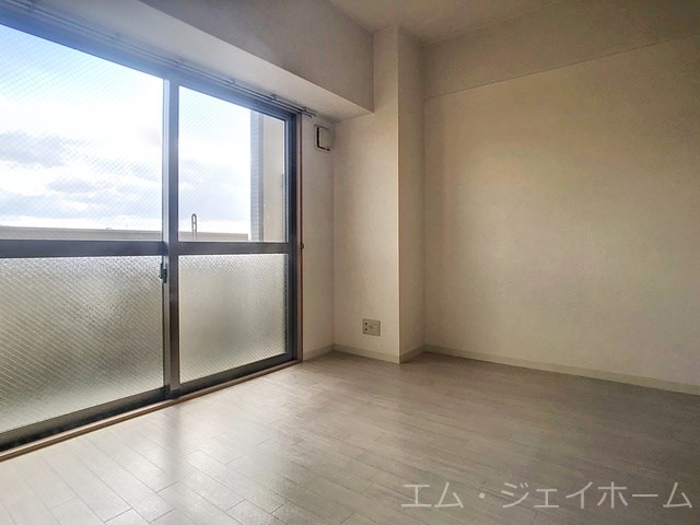 ＪＲ東海道本線 南草津駅 徒歩25分 10階建 築22年の居間写真