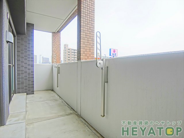 地下鉄鶴舞線 植田駅 バス乗車時間：7分 最寄りバス停で下車 徒歩1分 3階建 築15年の内装写真