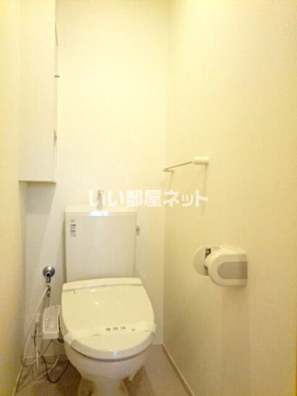 ＪＲ東海道本線 戸塚駅 バス乗車時間：13分 最寄りバス停で下車 徒歩11分 2階建 築14年のトイレ写真