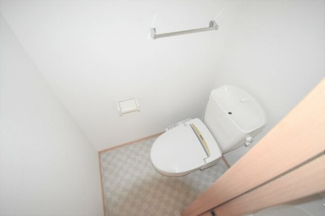 ファミーユタイチ B棟のトイレ写真
