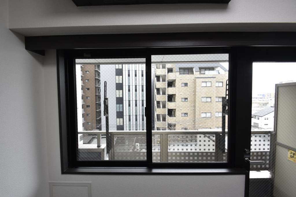 眺望　５Ｆは隣接建物より高く、陽当たりも良好です。