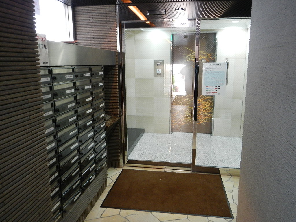 セキュリティ　防犯カメラ・オートロック完備