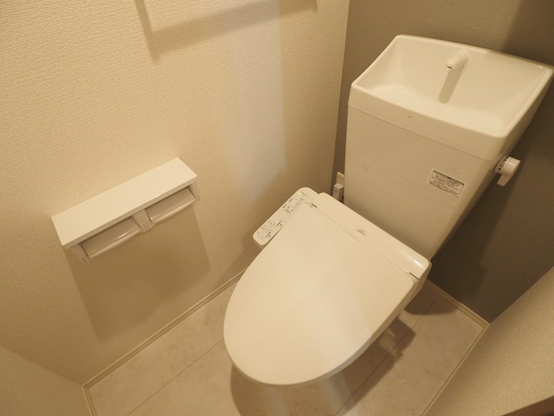 ＪＲ南武線 西府駅 徒歩15分 3階建 築3年のトイレ写真