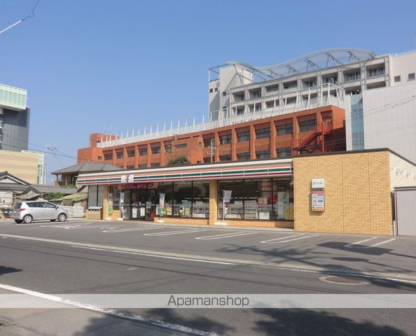 コンビニ　セブンイレブン鹿児島谷山中央２丁目店（コンビニ）まで379m
