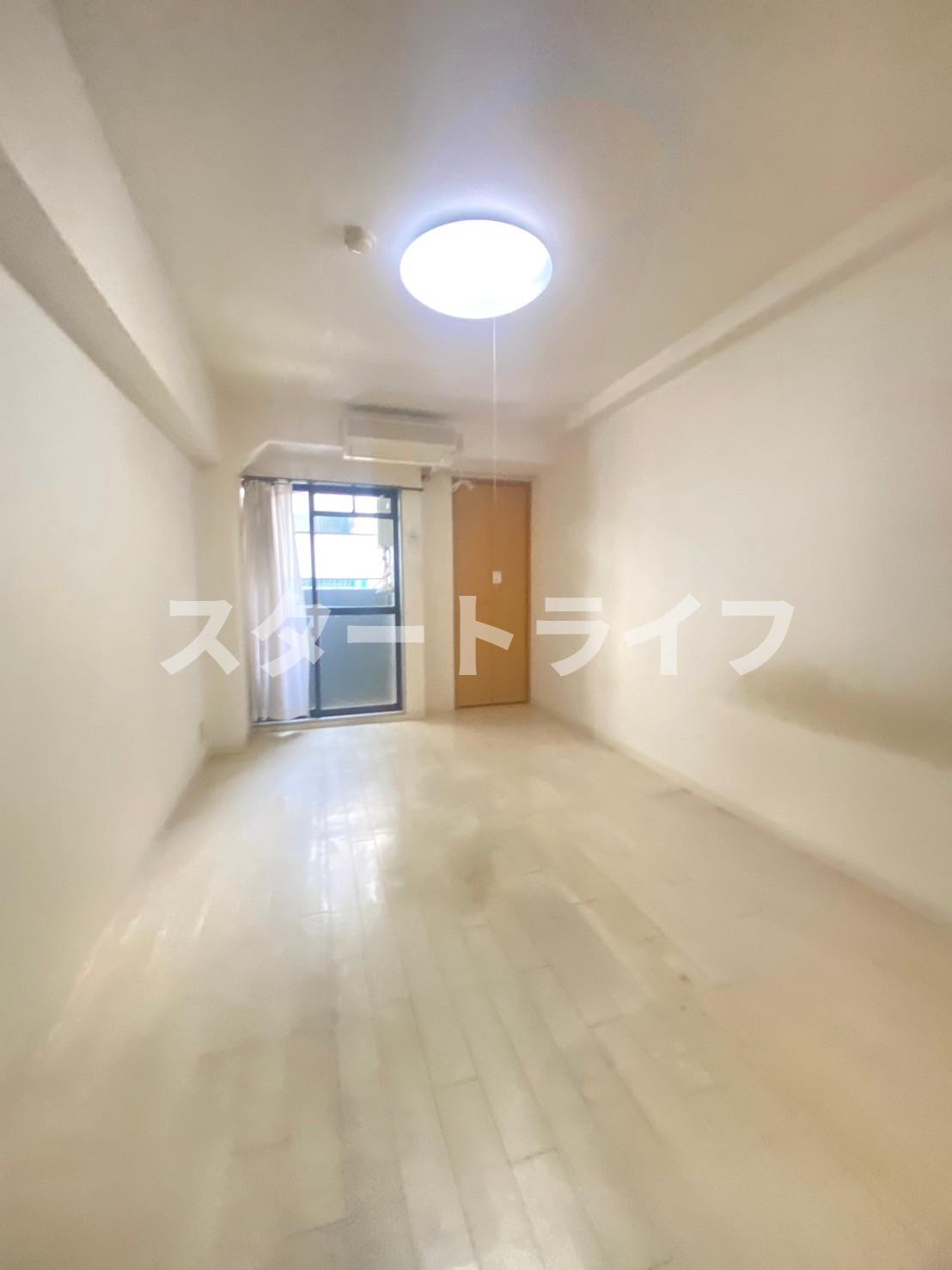 地下鉄御堂筋線 東三国駅 徒歩6分 10階建 築33年の居間写真