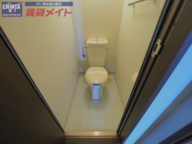 トイレ　同型参考写真