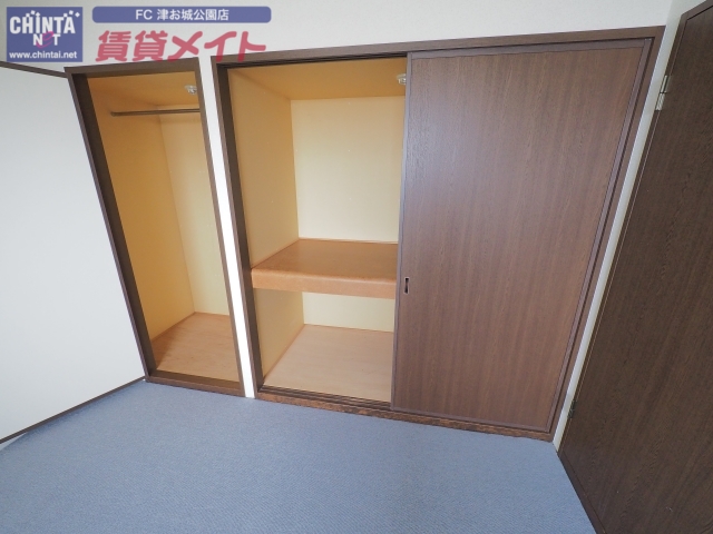 収納　同型参考写真