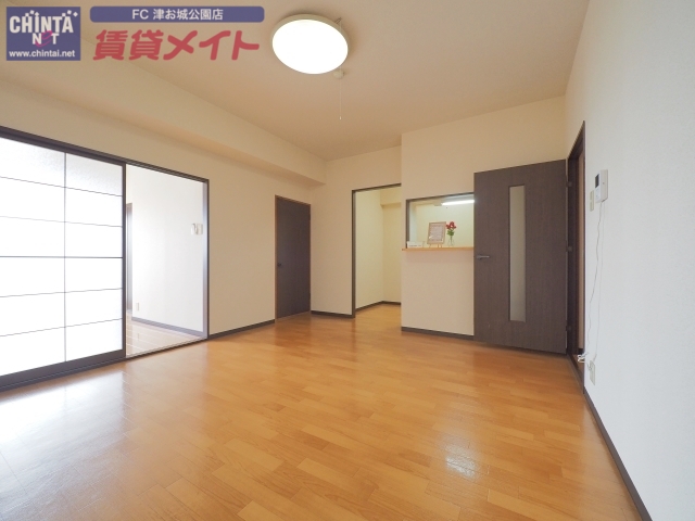 居室・リビング　同型参考写真