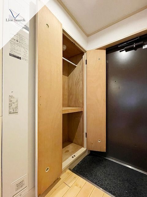 地下鉄七隈線 六本松駅 徒歩4分 9階建 築41年の内装写真