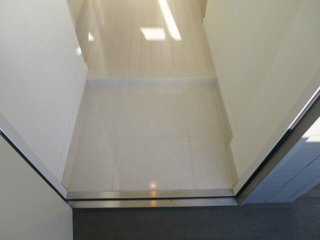 東急池上線 池上駅 徒歩8分 5階建 築12年の玄関写真