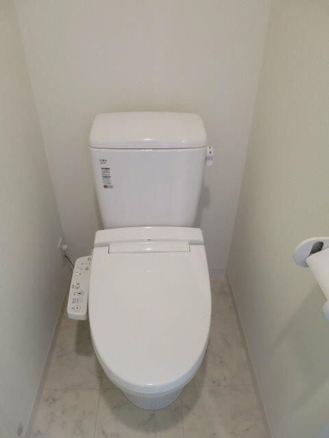 東急池上線 池上駅 徒歩8分 5階建 築12年のトイレ写真