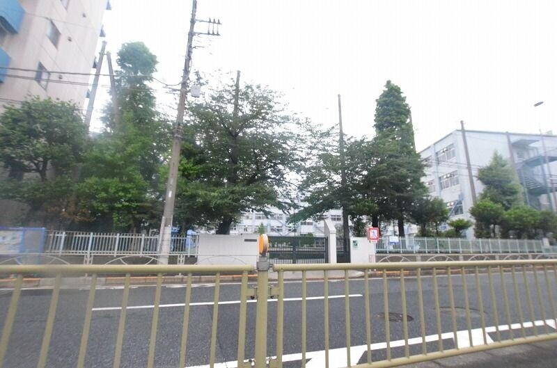 中学校　浜川中学校（中学校）まで942m