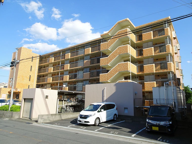 建物外観　ＲＣ５階建てマンション♪