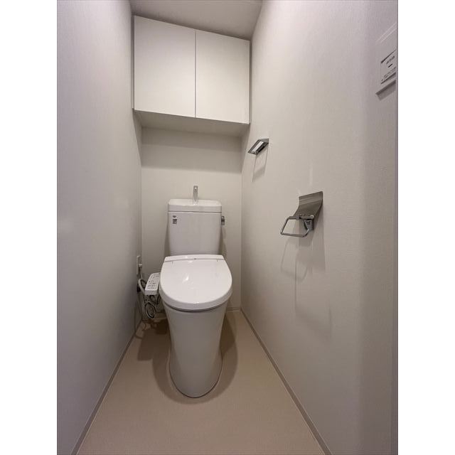 トイレ　※写真は０３０２号室