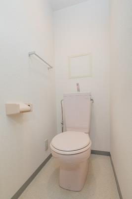 トイレ　※写真は同タイプ住戸です。