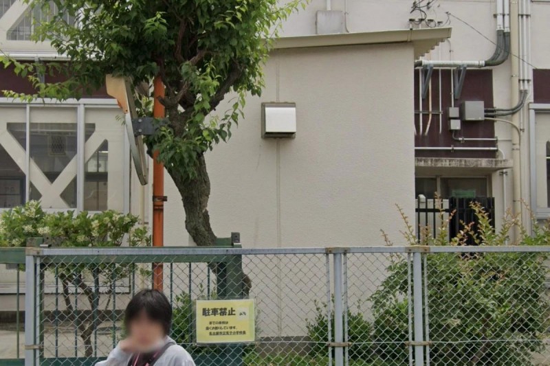 小学校　名古屋市立荒子小学校（小学校）まで241m