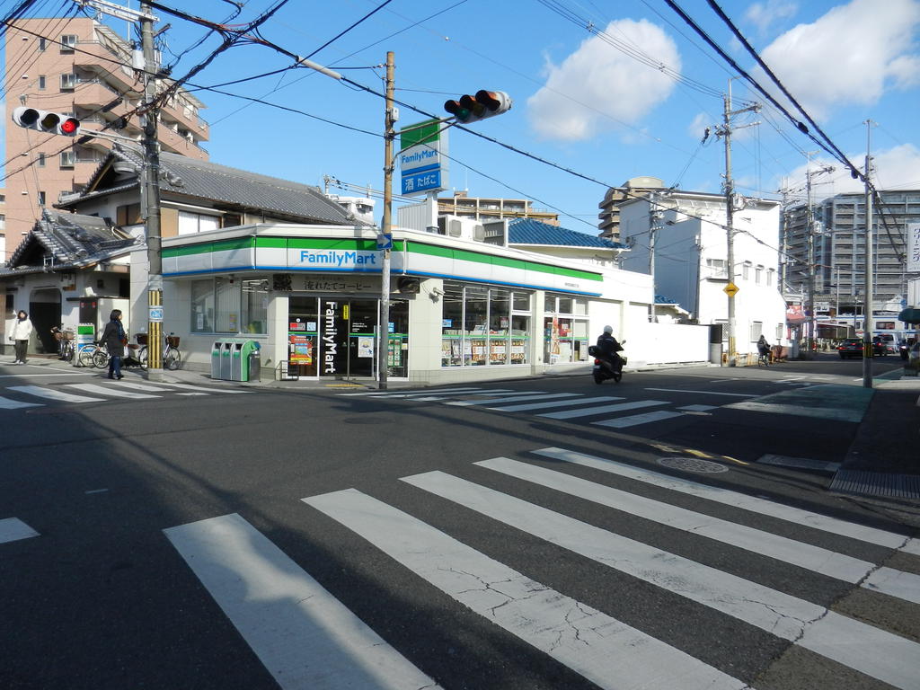 コンビニ　ファミリーマート堺浜寺船尾町店（コンビニ）まで424m