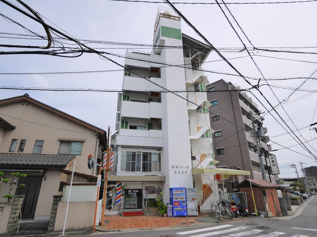 駅前コーポカミカワの建物外観