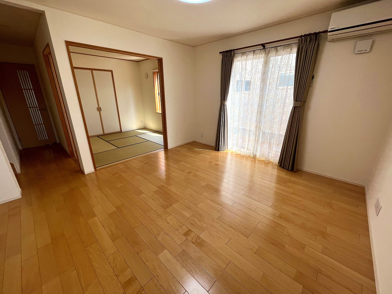Co.マチ黒部金屋F20の居間写真
