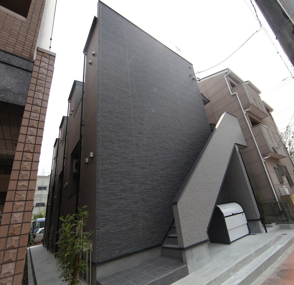名古屋市南区道徳通のアパートの建物外観