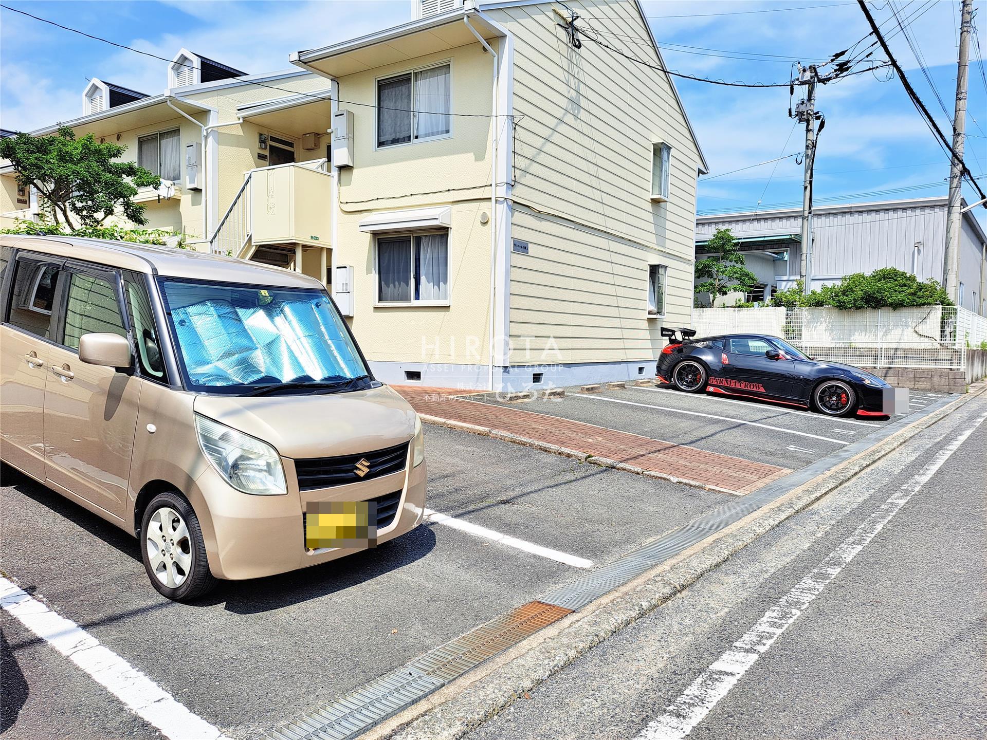 【グランディール行橋　Ａ棟の駐車場】