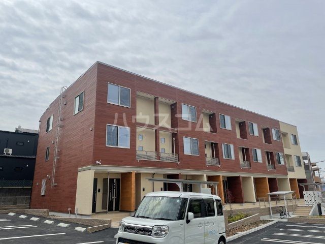 名古屋市名東区陸前町のアパートの建物外観