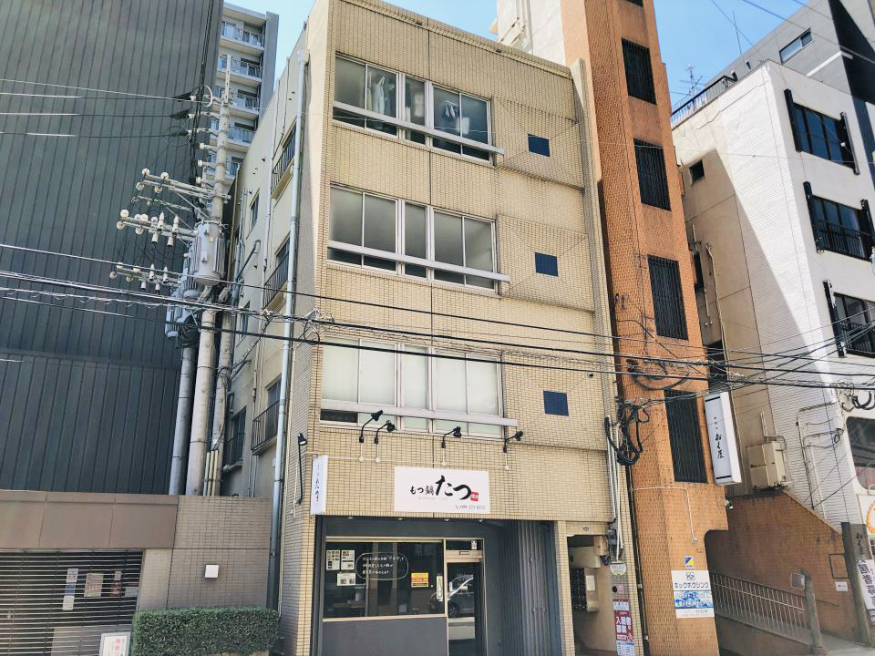 日進ビルの建物外観