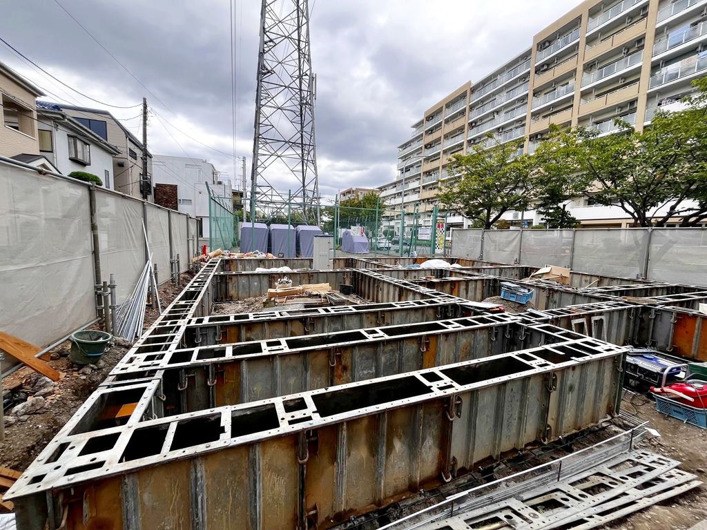 【横浜市港北区綱島西のアパートの建物外観】