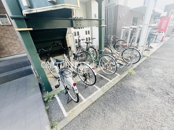 【元町グローブビルの駐車場】