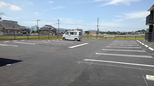 【田川市大字伊田のアパートの駐車場】