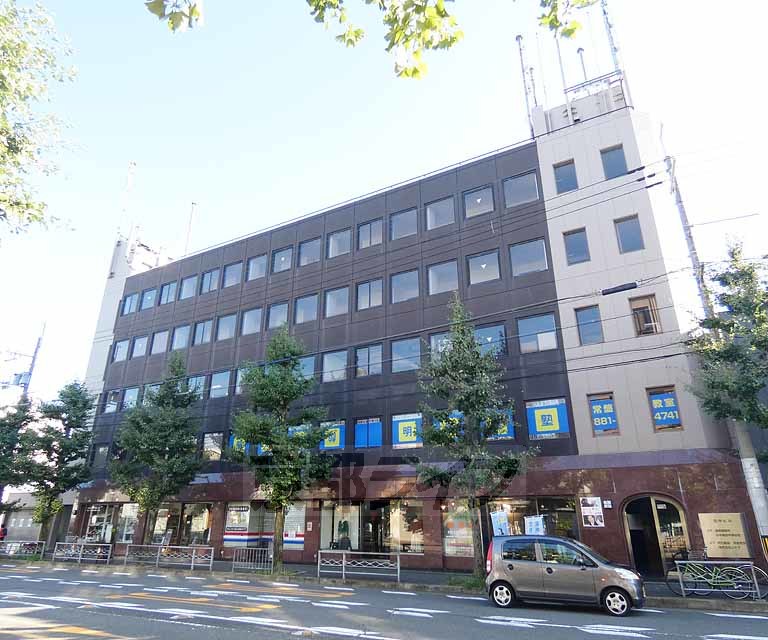 京都市右京区常盤窪町のマンションの建物外観