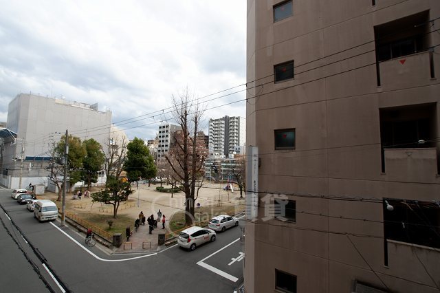 【大阪市西区江戸堀のマンションの眺望】