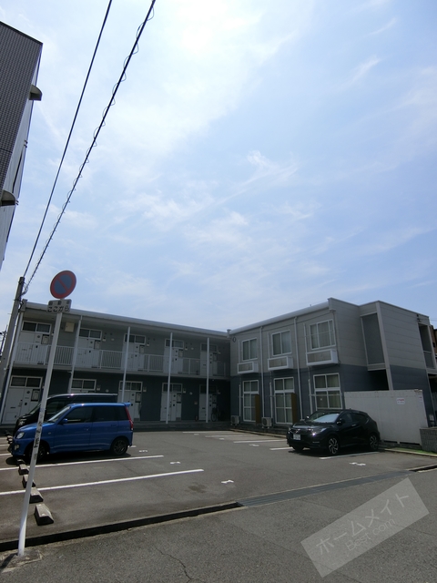 岸和田市土生町のアパートの建物外観