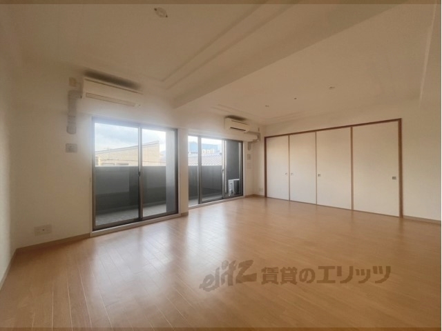 居室・リビング　リビング