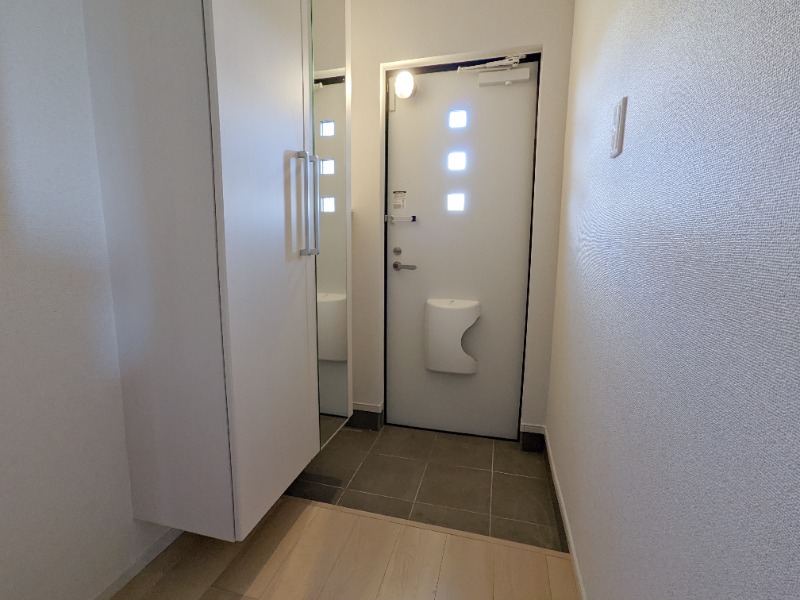 玄関　図面と現状に相違がある場合には現状を優先