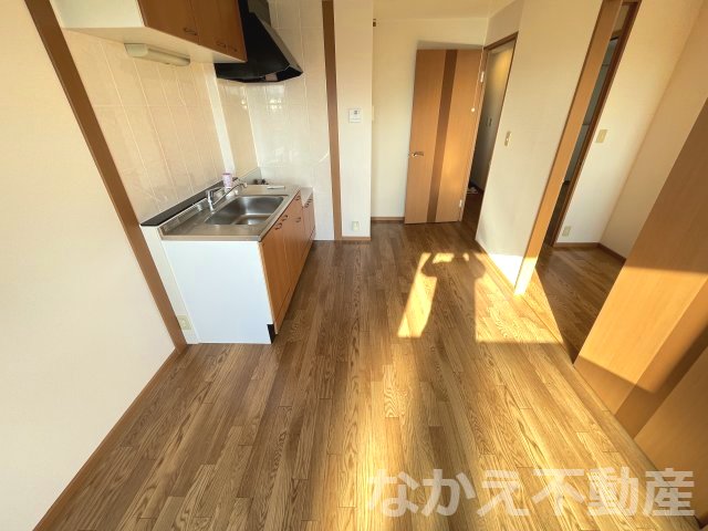 居室・リビング　こちらの居間で趣味の時間をお楽しみください