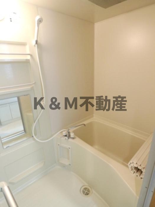 バス・シャワールーム　落ち着いた空間のお風呂です