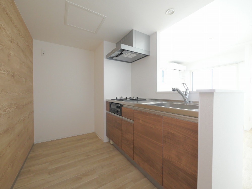 キッチン　人気の対面システムキッチンタイプです！