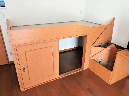 その他　ベッド下が収納スペースです。