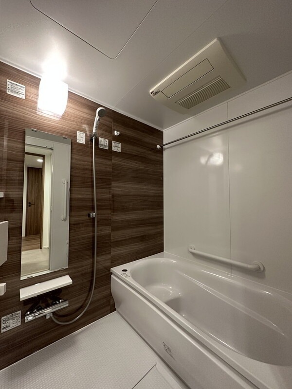 バス・シャワールーム　バスルーム
