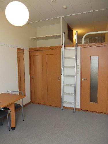 居室・リビング　ロフト付きのお部屋です