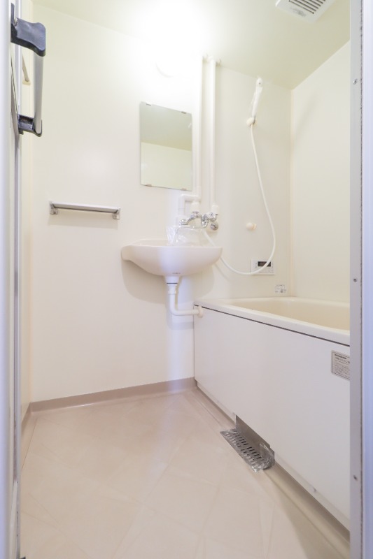 バス・シャワールーム　図面と現状に相違がある場合には現状を優先